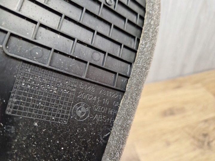 BMW 4 F36 PROTECTION BRODERIE MONTANTS C ARRIÈRE GAUCHE ARRIÈRE MODULE 7311221
