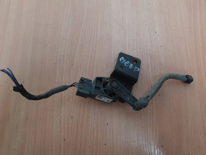 CAPTEUR NIVELLEMENT PHARE AVANT XÉNON JEEP GRAND CHEROKEE WK2 IV 68164092AB