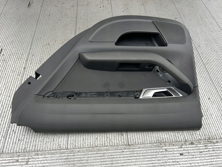 COLLECTEUR PORTES DROIT ARRIÈRE NOIR MATÉRIAU AUDI A6 C6 SOUL