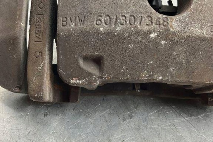 ÉTRIER DE FREIN DE FREIN AVANT DROIT BMW 5 (E60) 6030348 4.8L GASOLINE 2009