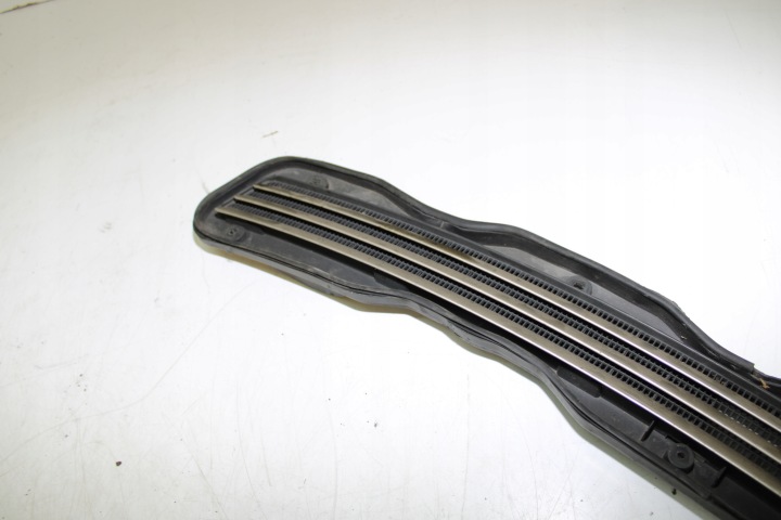 MERCEDES W210 LIFT ADMISSION GRILLE CAPOTS A2108800805