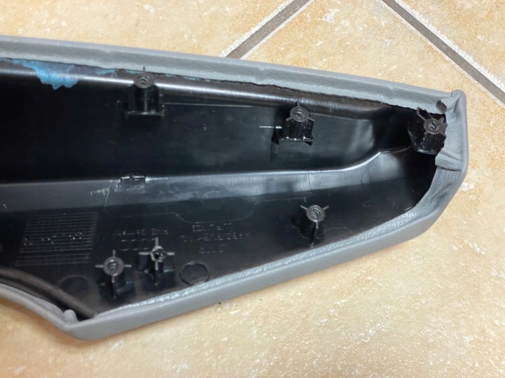 AUDI A4 B9 2024 AVANT 2,0 TFSI 110KW ACCOUDOIR GAUCHE AVANT 8W0867173