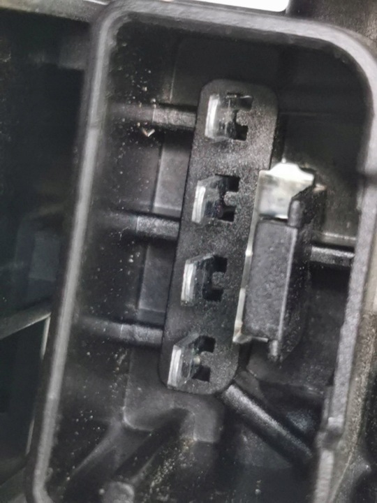 DOUILLE D'AMPOULE ARRIÈRE GAUCHE VOLKSWAGEN GOLF V 1K6945257 NR72