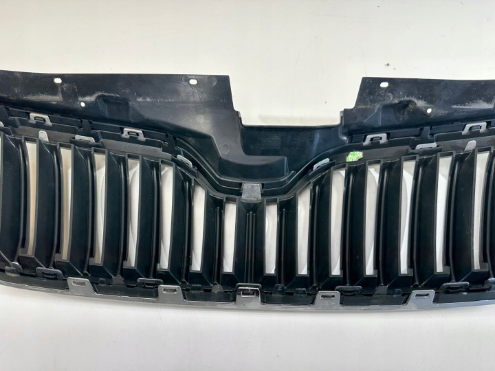 CALANDRE RADIATEUR GRILLE SKODA YETI LIFT 2012- 5L0853343