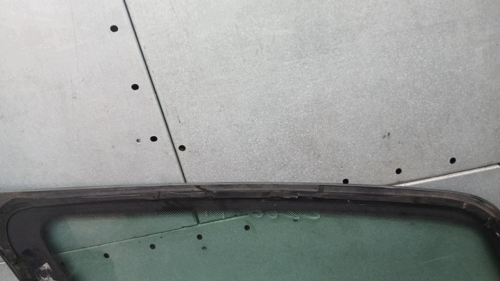 VITRE CARROSSERIE DROITE FORD C-MAX I 1.6TDCI 03-07R