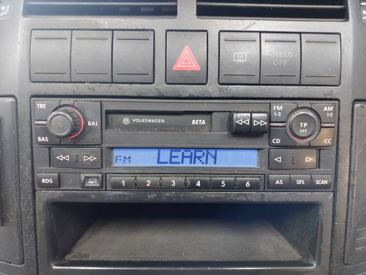 RADIO LECTEUR PANNEAU CONDUIT D'AIR CHÂSSIS VOLKSWAGEN POLO IV 6Q0858069L