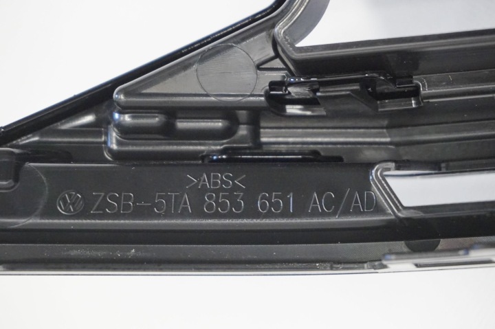 GRILLE CALANDRE PARE-CHOCS VW TOURAN II 5TA 24R 5TA853651AD 5TA853651