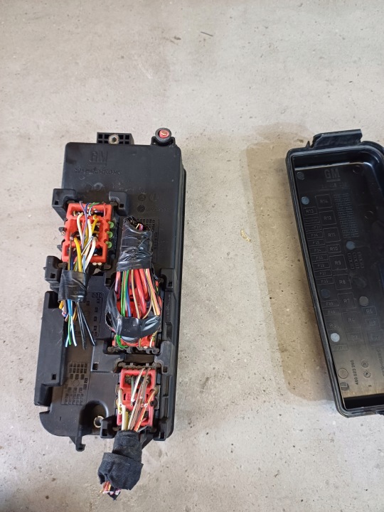 BOÎTE FUSIBLES SAAB 9-3 II 1.9 NR. 519109300