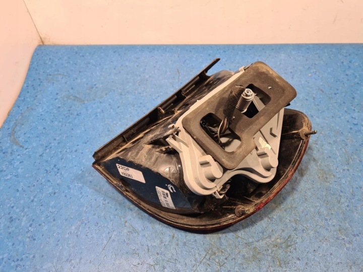 VW FOX PHARE ARRIÈRE GAUCHE EXTÉRIEUR