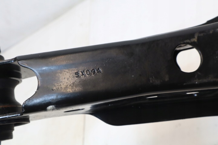 BRAS DE SUSPENSION GAUCHE ARRIÈRE TOYOTA COROLLA E21 GR SPORT