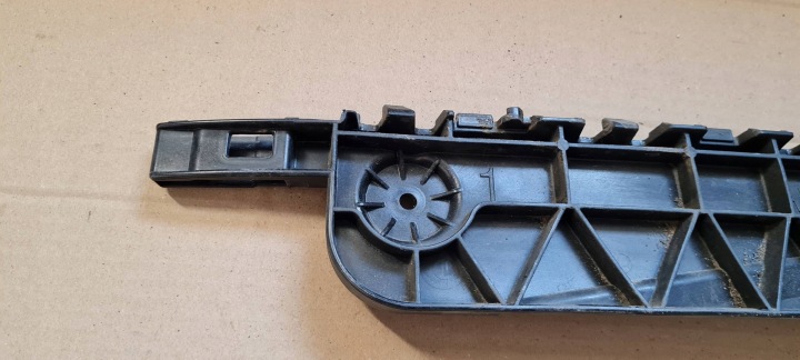 A6 C8 4K GLISSIÈRE POIGNÉE FIXATION PARE-CHOCS DROIT ARRIÈRE UNIVERSEL 4K9807454