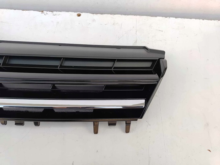 VOLKSWAGEN GOLF VII GRILLE CALANDRE PARE-CHOCS AVANT NEUF OE 4160