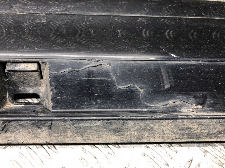 MOULURE SEUIL SEUIL GAUCHE VW PASSAT CC AVANT RESTYLAGE