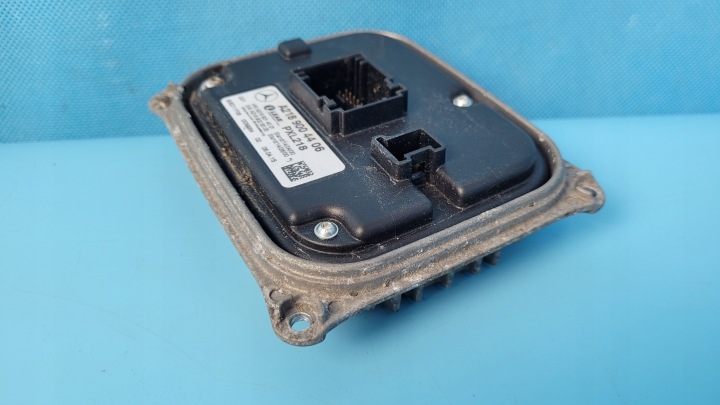 MERCEDES W218 CLS 350 15R CONVERTISSEUR MODULE LED A2189004406