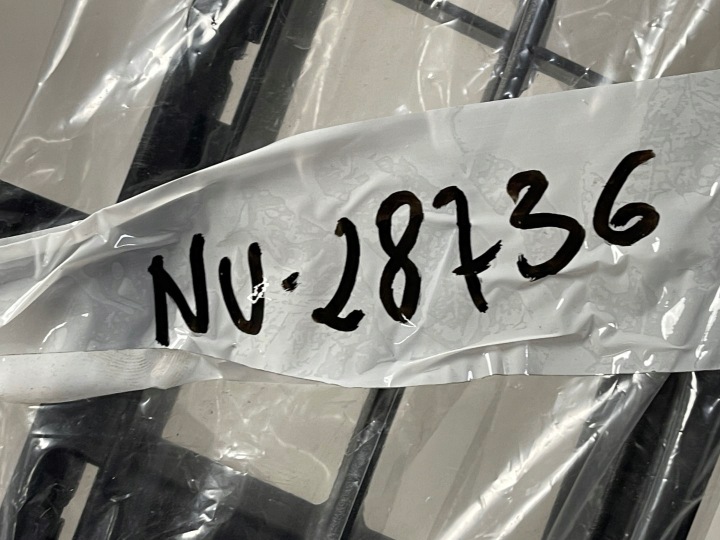 NEUF ORIGINALE GRILLE PARE-CHOCS AVANT CENTRALE FORD FOCUS MK4 IV 4 18-21