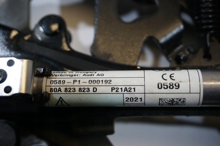 AUDI Q5 CHARNIÈRES CAPOTS DROIT GAUCHE MOYEUX 80A823302D 80A823301D