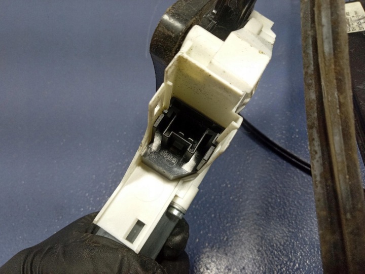 AUDI A6 C7 4G LIFT 14-20 ÉLÉVATEUR VITRES AVANT DROIT 4G0837462