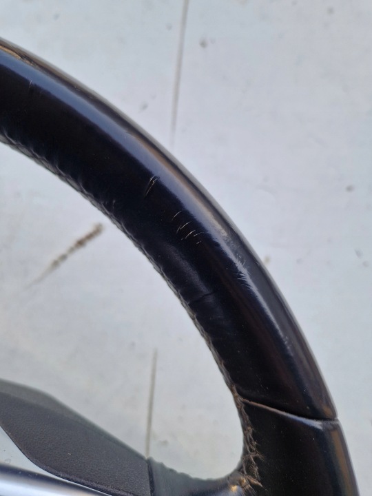 VOLANT CUIR MULTIFONCTION CITROEN C4 II B7