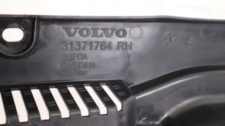 VOLVO XC90 II PROTECTION GARDE-BOUE DROITE 31371764