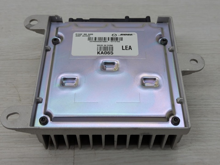 AMPLIFICATEUR AUDIO RADIO HAUT-PARLEURS BOSE MAZDA CX-3 CX3 D10F66A20
