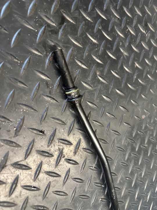SONDE SZYJKA JAUGES HUILES AUDI A8 D4 4.2 TDI CDS 057115630T
