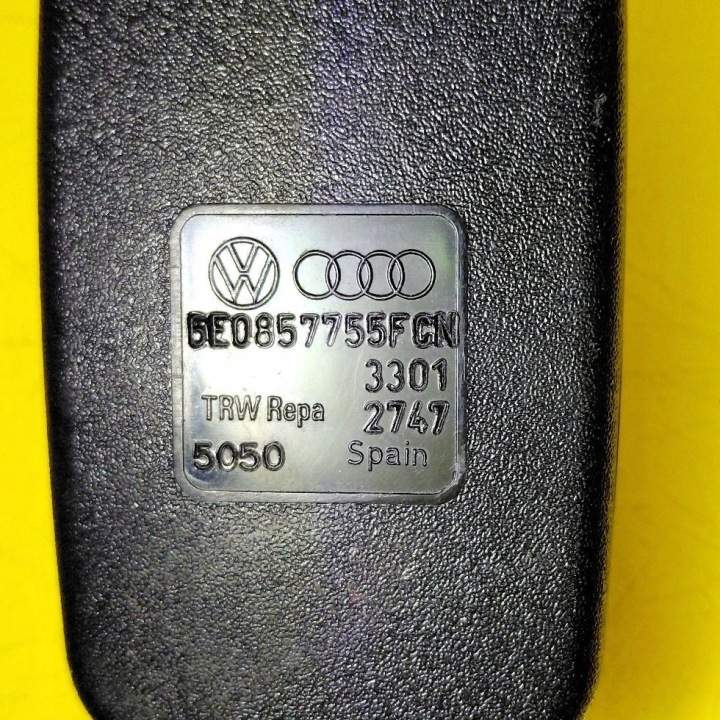 AGRAFE COURROIE SÉCURITÉ DROIT AVANT VOLKSWAGEN POLO III 6N 6N2 NR1284