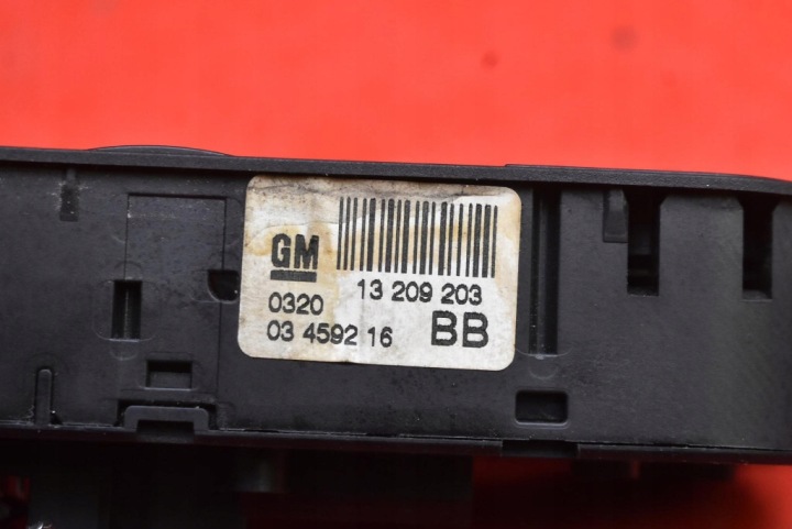 PANNEAU COMMANDE VITRE EUROPE 13209203 OPEL ASTRA 3 III H 3D HAYON GTC 04-07