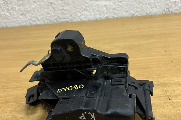 SERRURE GAUCHES LATÉRALES PORTES MERCEDES-BENZ E (W210) 2027203535 2.8L GASOLINE
