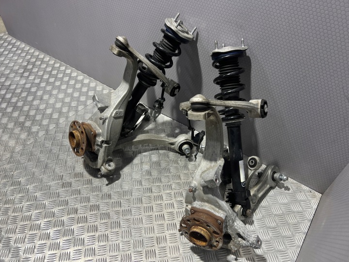 PARFAIT SUSPENSION GAUCHE AVANT MERCEDES C-KLASA W205 6.3S C63 AMG-S LIFT 2021