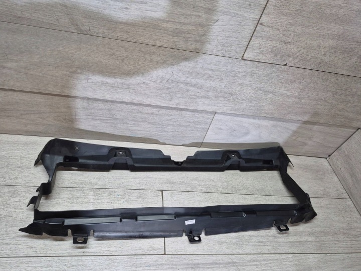 12747. EVOQUE GUIDE D'AIR K8D2-8327-AE