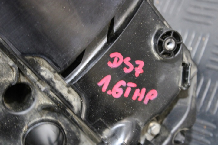 COUVERCLE COUVERCLES MOTEUR CULASSES 9818425480 CITROEN DS7