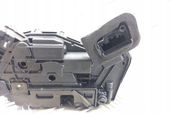 SERRURE ARRIÈRE DROITS PORTES SEAT LEON (5F1) 45380180 1.4L 2021