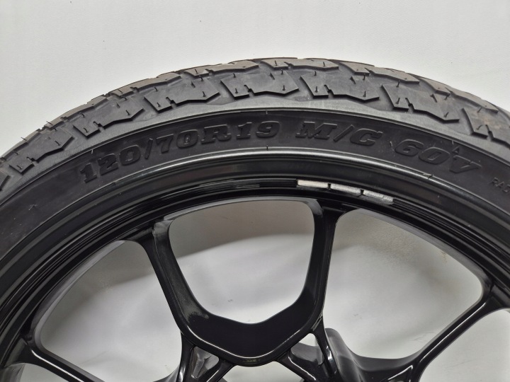 INDIAN FTR 1200 KOLO PNEU JANTE AVANT 120/70-19