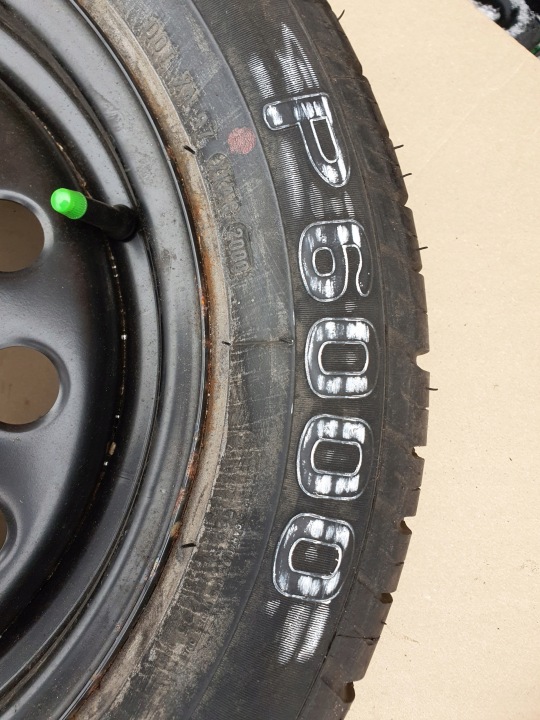 KOLO RÉSERVE 195/60 R15″ COMME NOUVEAU FORD FOCUS MK1 PIRELLI P6000