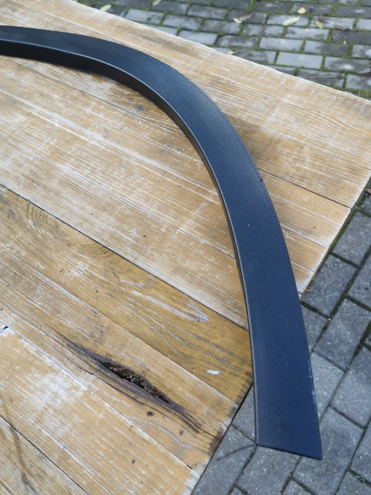 MOULURE REVÊTEMENT GARDE-BOUE GAUCHE AVANT MERCEDES ESSENCE GLC X253/C253 ORIGINAL