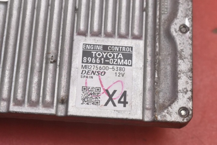 CONTRÔLEUR MOTEUR 89661-0ZM40 TOYOTA AURIS 2 II 1.33 DUAL VVTI 99 KM 15-18