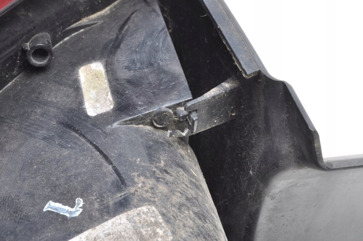 FORD MONDEO MK4 LIFT PHARE DROITE ARRIÈRE DROIT ARRIÈRE HAYON BS71-13404-A