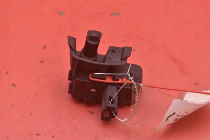 PETIT MOTEUR BOUCHONS CARBURANTS 8K0862153C AUDI A4 B8 UNIVERSEL 07-11