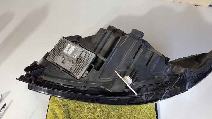 FORD MONDEO MK5 PHARE DROITE AVANT AVANT COMPLET LED EN BON ÉTAT DÉMONTAGE