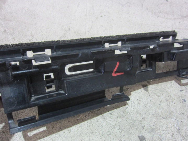 BMW X1 F48 FIXATION GLISSIÈRE BAGUETTES SEUIL GAUCHE GAUCHE ENSEMBLE 51777332329