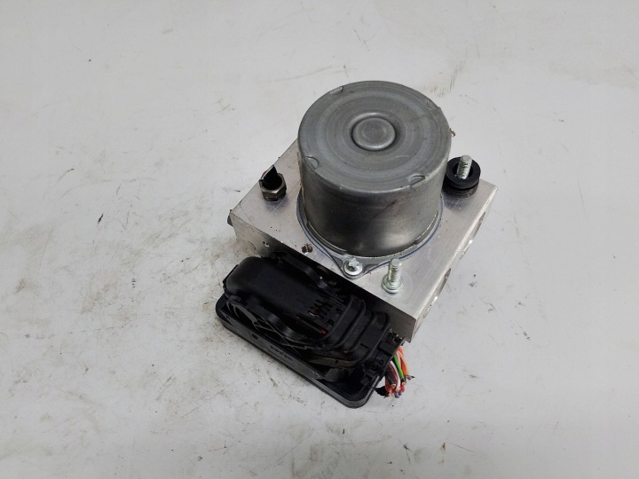 RENAULT POMPE DE FREIN ABS 476604079R EUROPE
