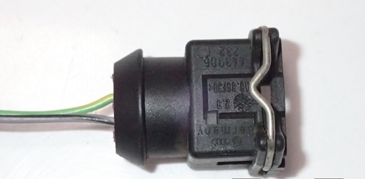 PUCE PUCE RACCORD NOIRE AUDI VW 443906232