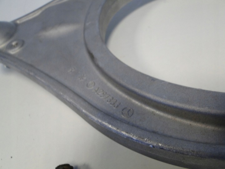 MERCEDES EQE 294 295 EQS 296 297 BRAS DE SUSPENSION AVANT DROIT SUPÉRIEUR A2973304400