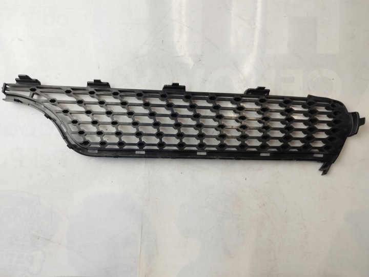 MERCEDES W176 A-KLASA GRILLE CALANDRE GRILLE DE RADIATEUR DIAMOND DROITE SUPÉRIEURE A1768882060