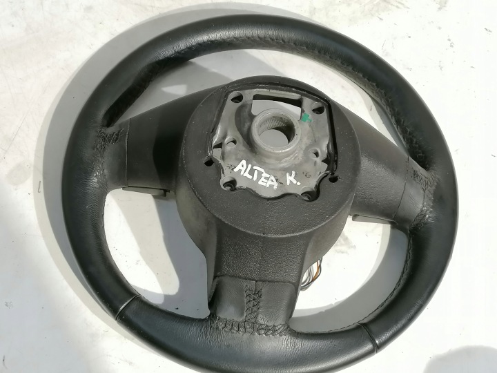 SEAT ALTEA VOLANT À TROIS BRAS