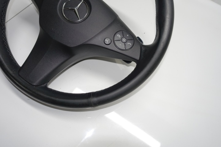 MERCEDES W204 VOLANT C-KLASA PALETTES COUSSIN