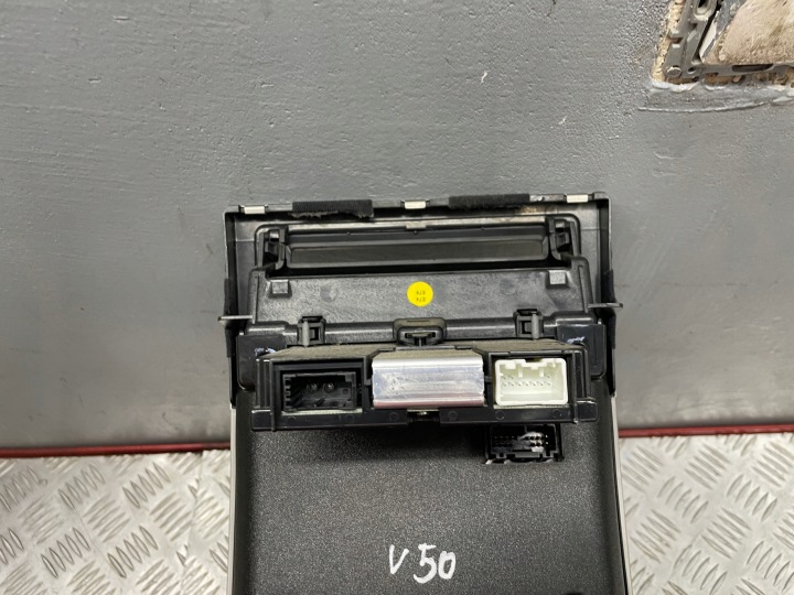 PANNEAU COMMANDE CASCADE 30775261 VOLVO V50 04-12