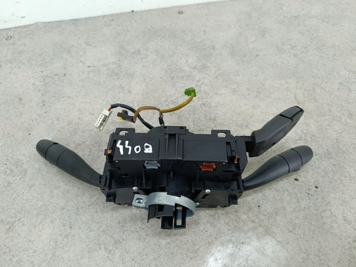 COMMUTATEUR COMPOSITE PEUGEOT 207 96630724XT COM2005 VALEO 1.4 8V