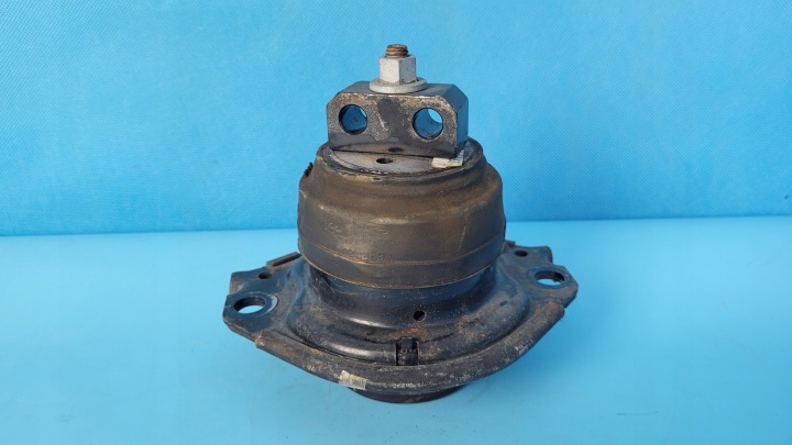 DODGE CHALLENGER COUSSIN MOTEUR GAUCHE 68062143AH