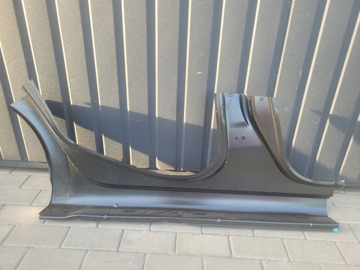 SEUIL ZEJSCIE BRODERIE ARRIÈRE GAUCHE ARRIÈRE RENAULT CLIO 5 V 764617378R